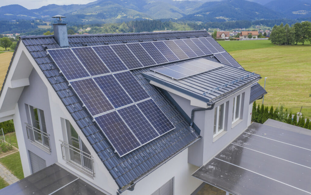 Photovoltaik Anlage auf Satteldach